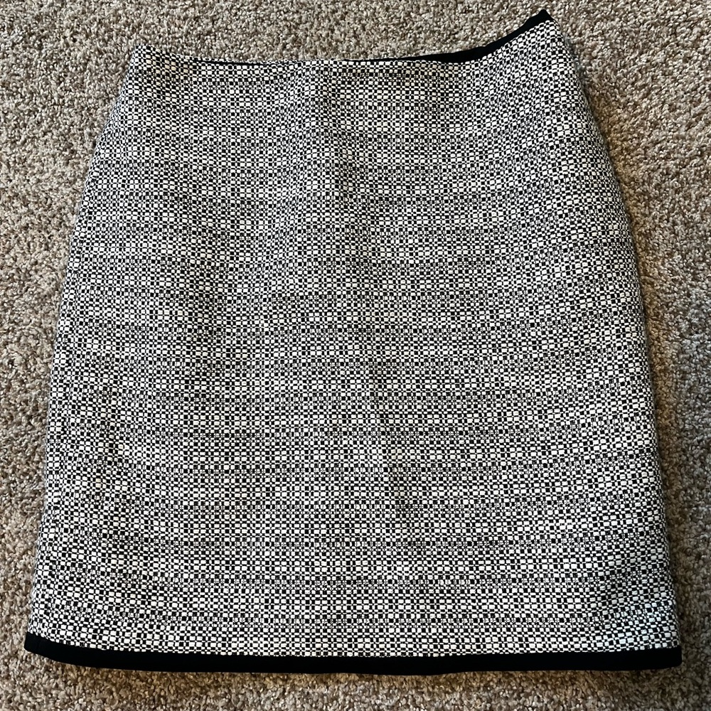 White House Black Market Monochrome Pencil Skirt